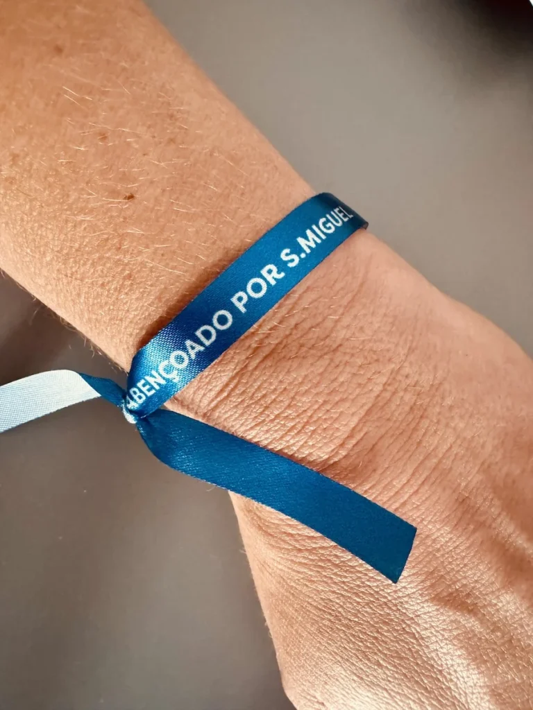 Bracelet béni offert avec le billet de la visite de l'eglise São Miguel à Alfama